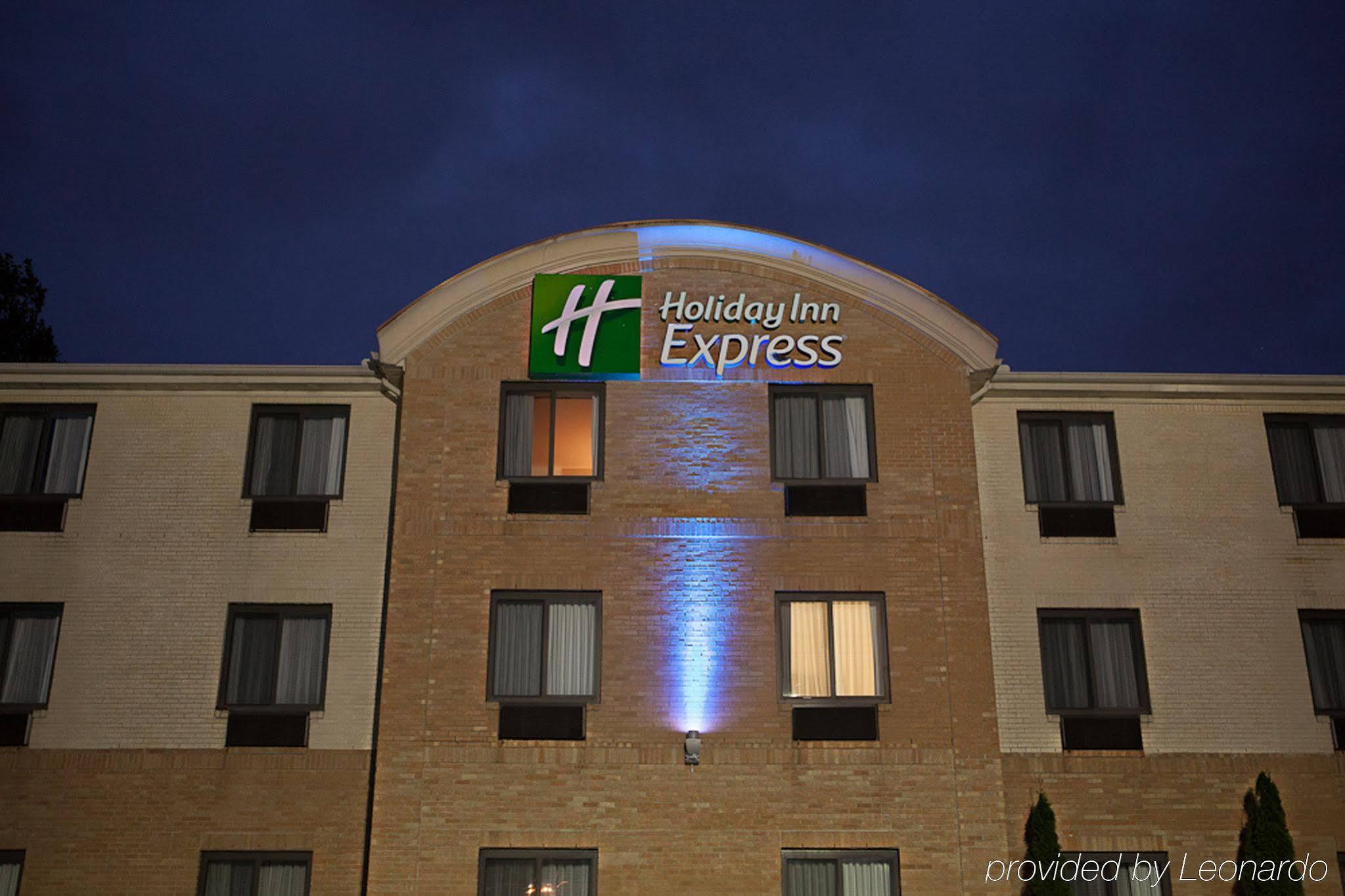 Holiday Inn Express Hotel & Suites Canton By Ihg Luaran gambar